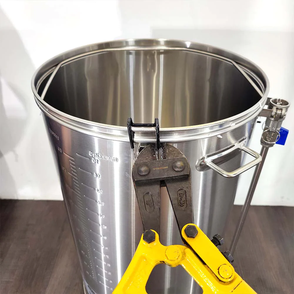 BrewZilla | DigiBoil | Adjustable Lid Clamps | Stainless Steel | Set of 4 - Image 8