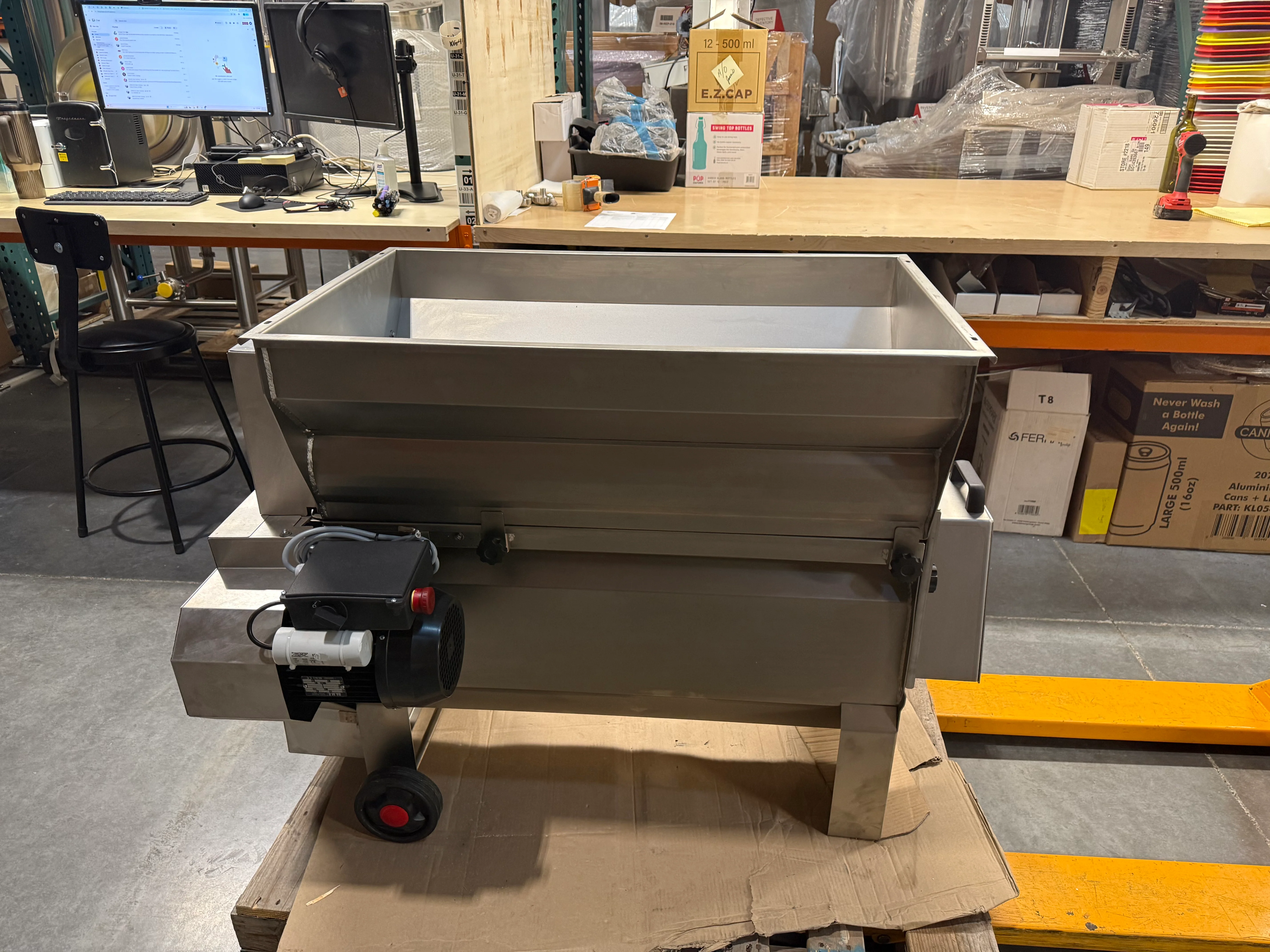 EnoItalia Jolly 25 Destemmer | Built-In Must Pump | Stainless Steel | 2 HP | 220V Single Phase - Scratch & Dent - Image 3