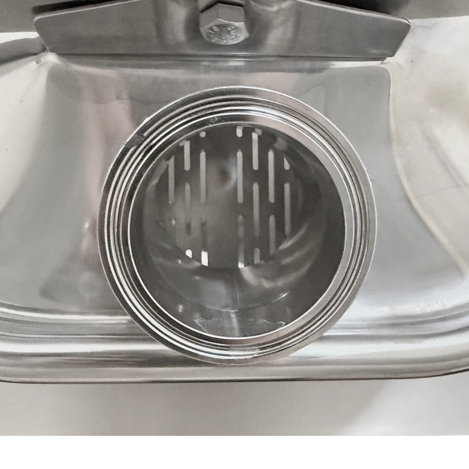 Speidel Red Wine Fermentation Tank | 3 Tons | 2500L/660G | Tippable | Built-in Must Screen - Image 5